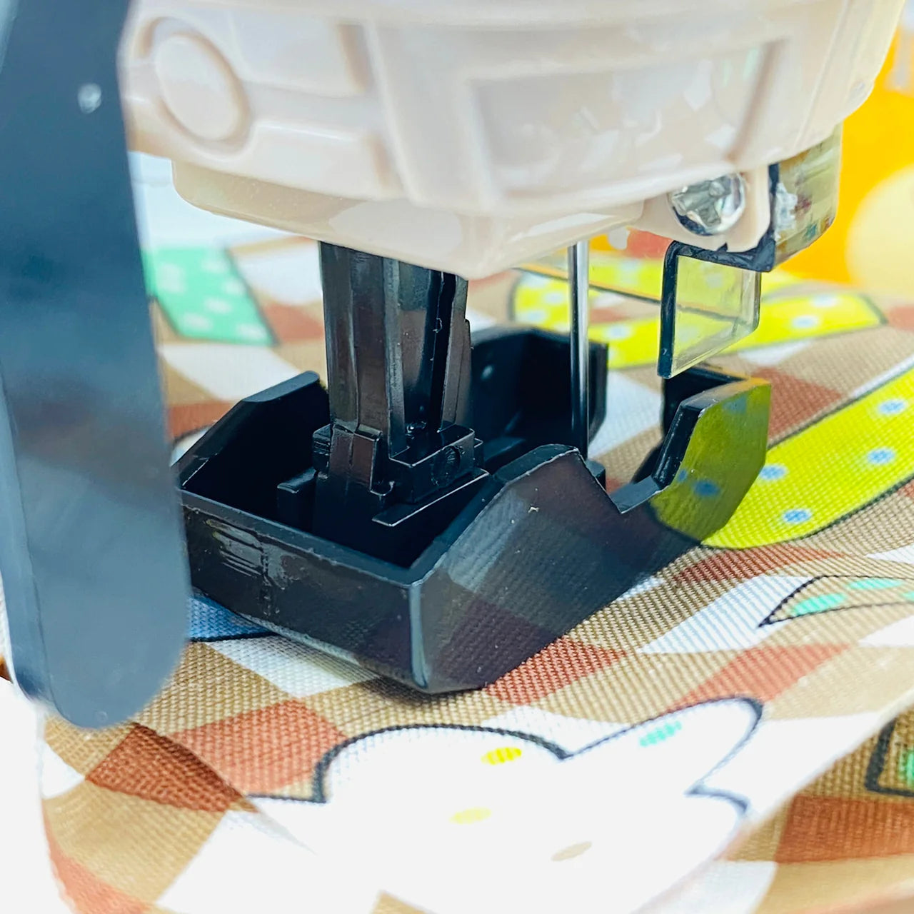 Mini Sewing Machine